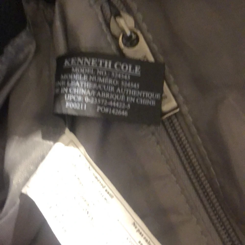 Kenneth Cole Reaction black laptop bag - Picture 10 of 13